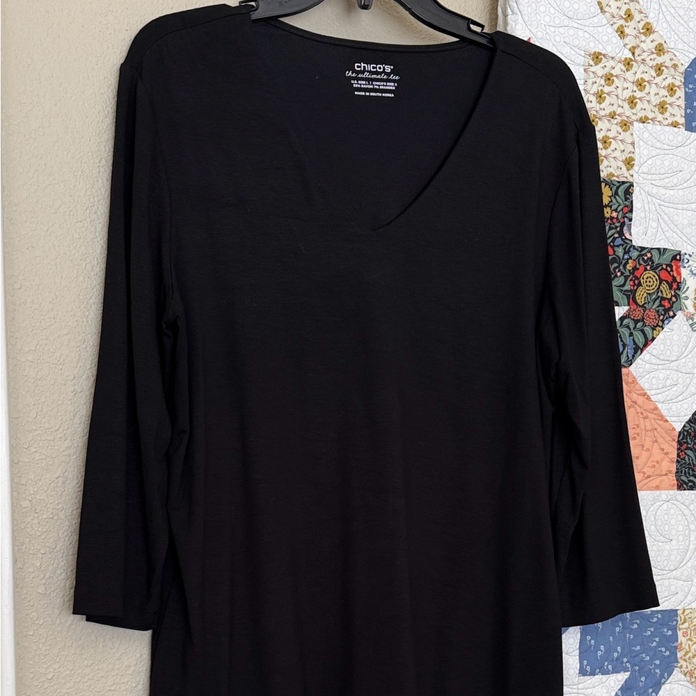 ❣️Chico's Black V-Neck Women's Top